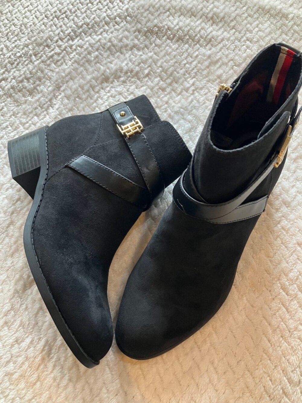 Tommy Hilfiger Womens 7.5 Black Faux Suede Ankle Boots Gold TH Logo Zip Booties